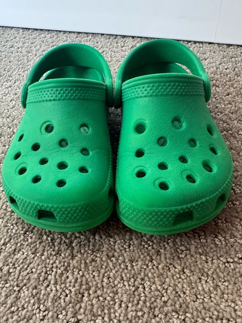 Crocs Classic Clogs Green Youth Size 9 Kids Good Condition